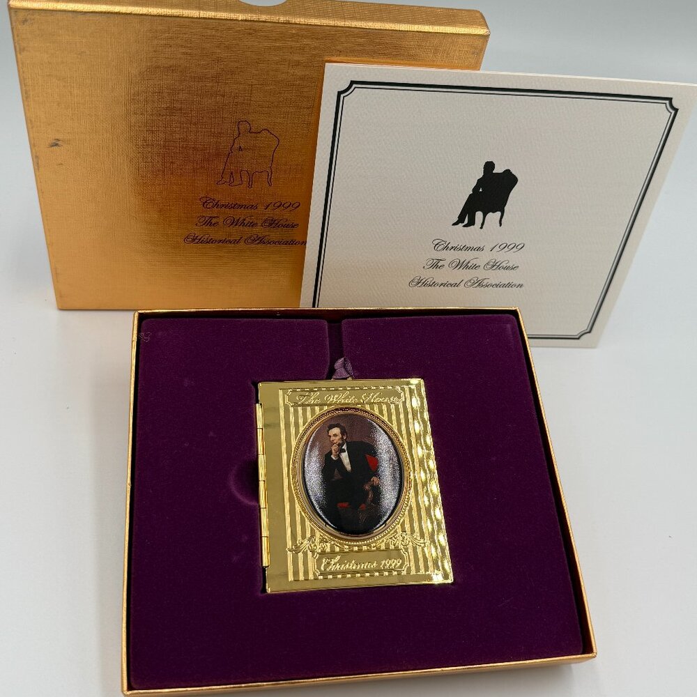 1999 the White House Historical Association Christmas Ornament Lincoln Complete